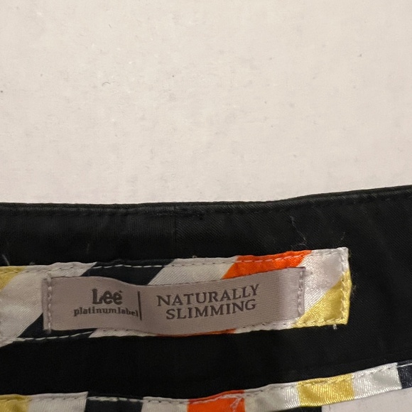 LEE JEAN BERMUDA SHORTS, MEDIUM, BLACK - Picture 3 of 3